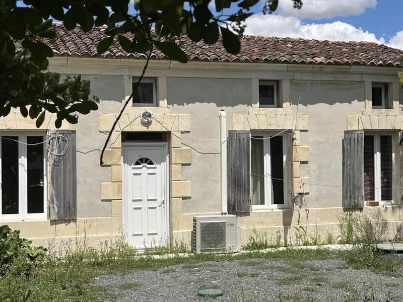 Vente Maison SONNAC - 7 pièces -153 m² - (17160)