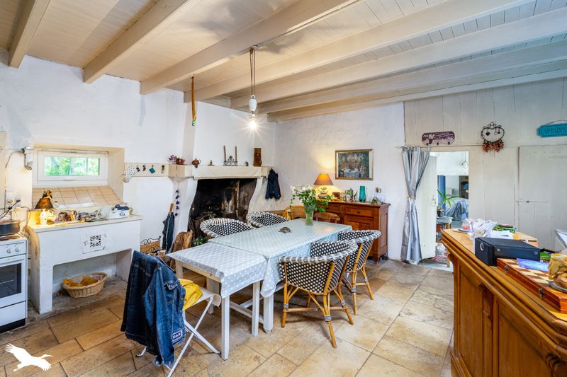 Vente Maison FONTAINE CHALENDRAY - 10 pièces -320 m² - (17510)