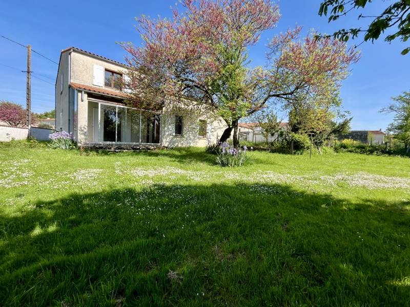 Vente Maison CONTRE - 6 pièces -135 m² - (17470)