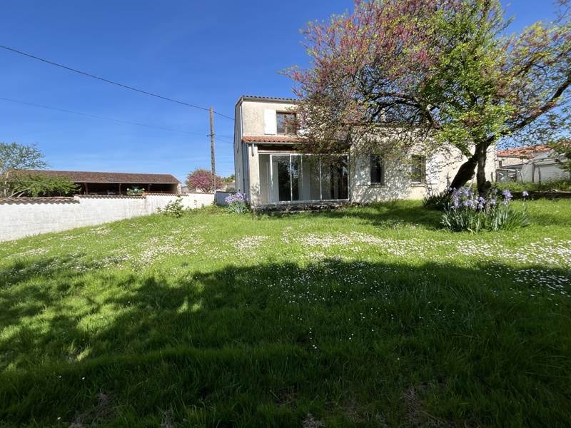 Vente Maison CONTRE - 6 pièces -135 m² - (17470)