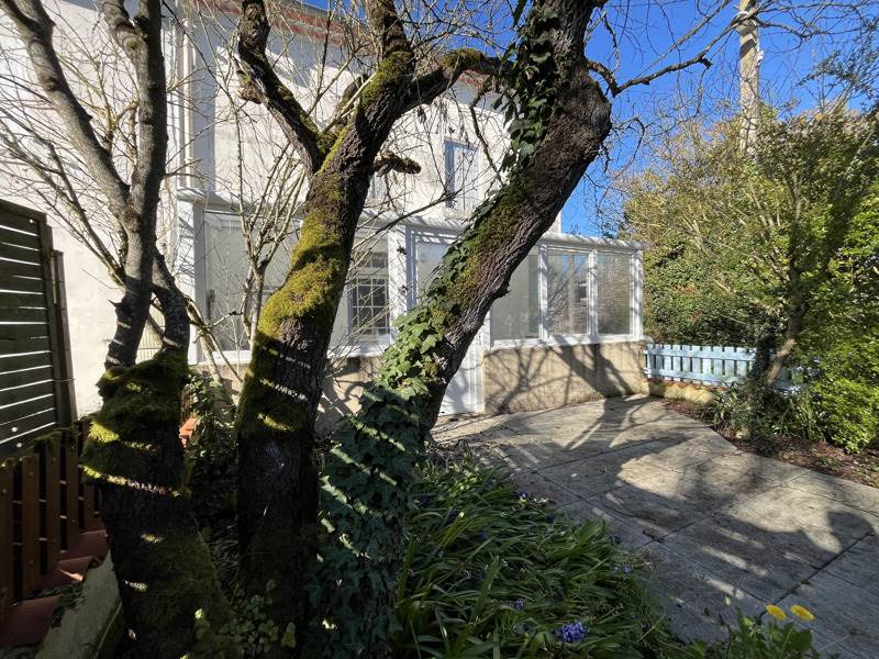 Vente Maison ST PIERRE DE JUILLERS - 4 pièces -74 m² - (17400)