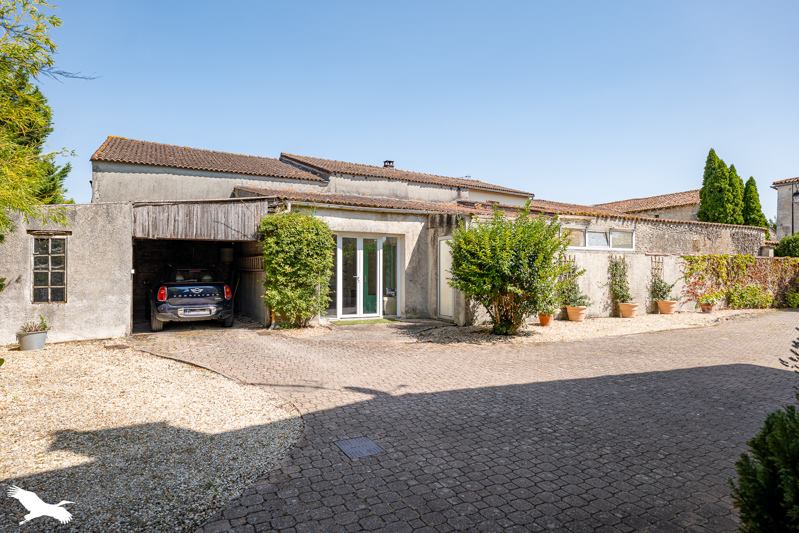 Vente Maison BEAUVAIS SUR MATHA - 7 pièces -220 m² - (17490)