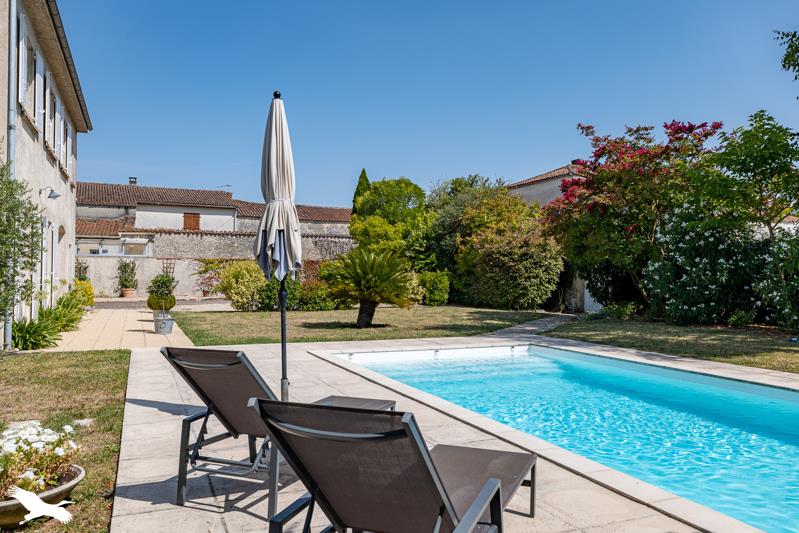Vente Maison BEAUVAIS SUR MATHA - 7 pièces -220 m² - (17490)