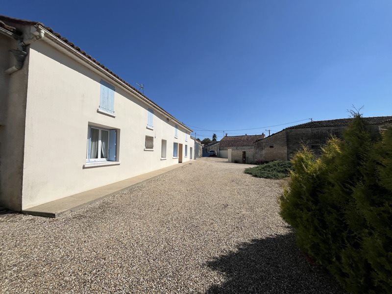 Vente Maison FONTAINE CHALENDRAY - 6 pièces -113 m² - (17510)
