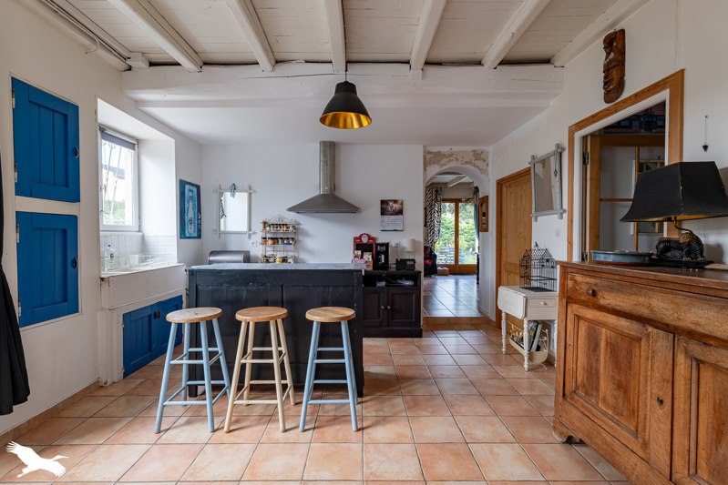 Vente Maison ST MARTIN DE JUILLERS - 6 pièces -240 m² - (17400)