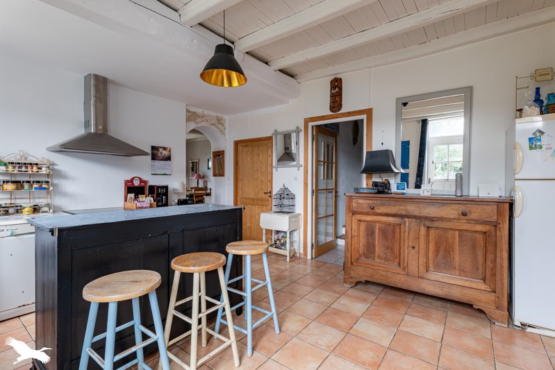 Vente Maison ST MARTIN DE JUILLERS - 6 pièces -240 m² - (17400)