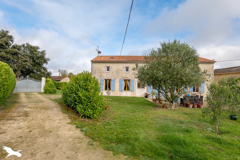 Vente Maison ST MARTIN DE JUILLERS - 6 pièces -240 m² - (17400)