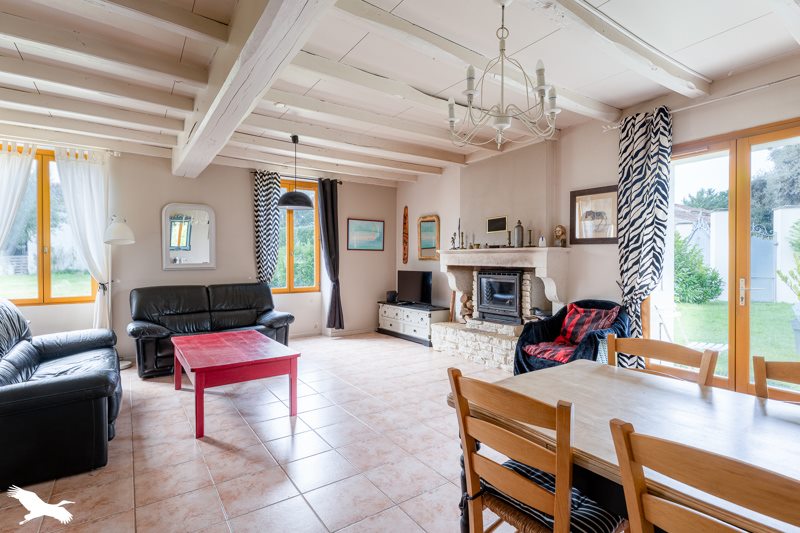 Vente Maison ST MARTIN DE JUILLERS - 6 pièces -240 m² - (17400)