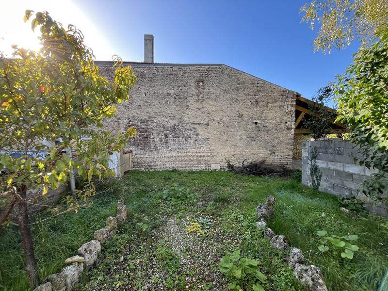 Vente Maison ST PIERRE DE JUILLERS - 5 pièces -94 m² - (17400)