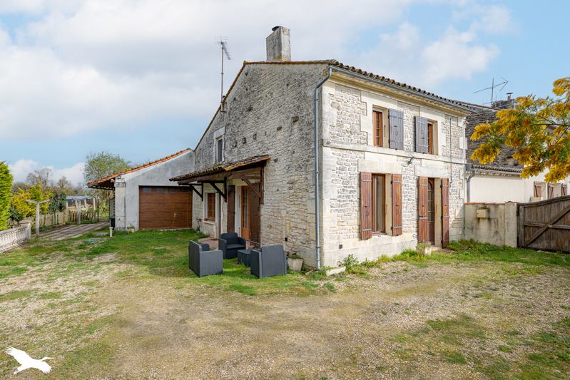 Vente Maison LE SEURE - 4 pièces -109 m² - (17770)