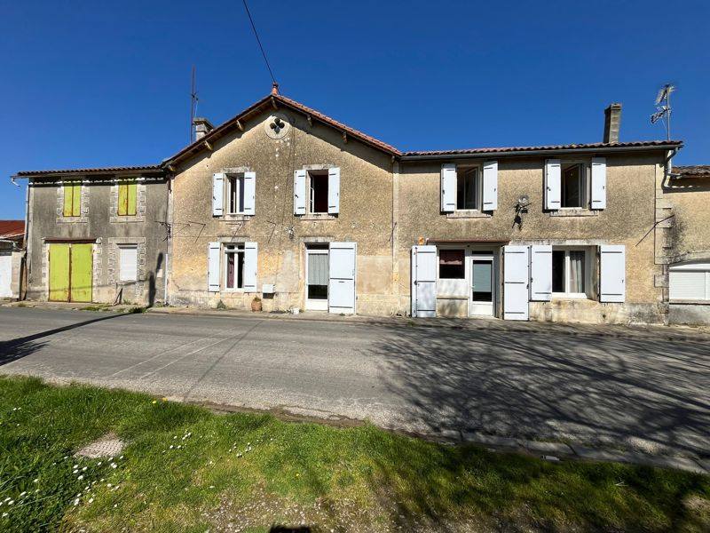 Vente Maison CRESSE - 11 pièces -195 m² - (17160)
