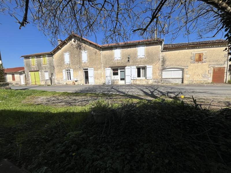 Vente Maison CRESSE - 11 pièces -195 m² - (17160)