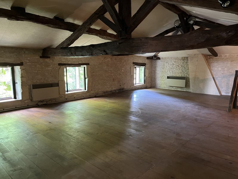 Vente Maison MIGRON - 5 pièces -209 m² - (17770)