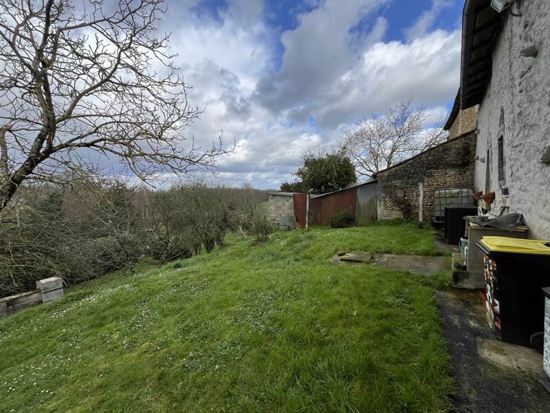 Vente Maison BURIE - 4 pièces -106 m² - (17770)