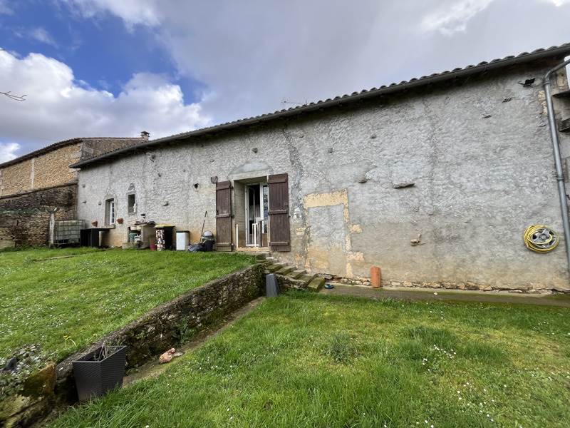 Vente Maison BURIE - 4 pièces -106 m² - (17770)