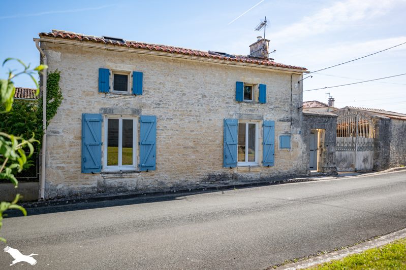 Vente Maison GIBOURNE - 7 pièces -145 m² - (17160)