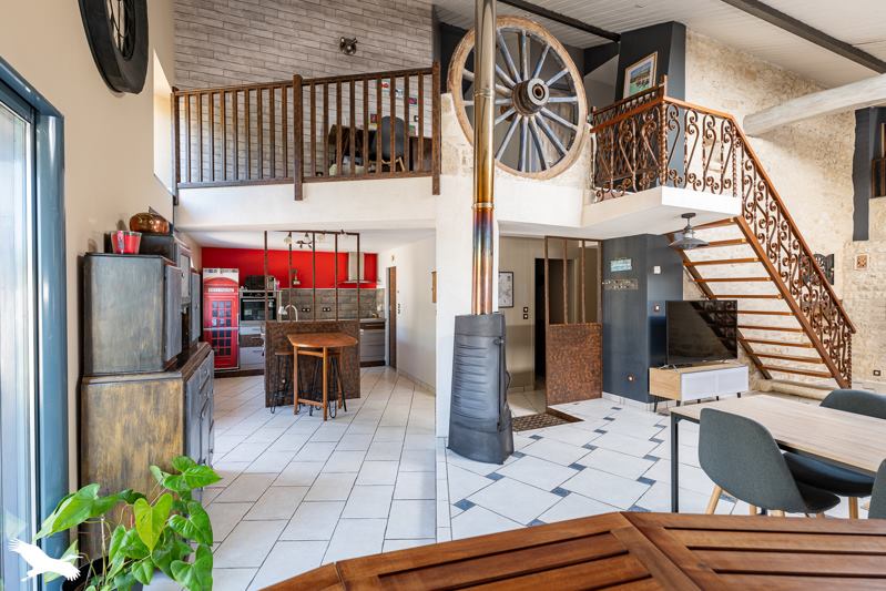 Vente Maison VARAIZE - 6 pièces -171 m² - (17400)