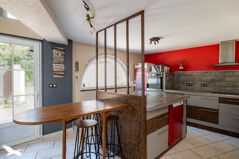 Vente Maison VARAIZE - 6 pièces -171 m² - (17400)