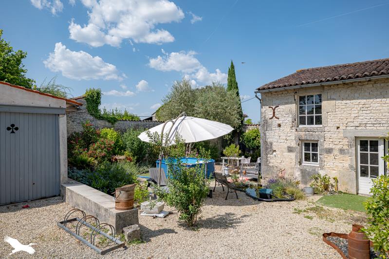Vente Maison MATHA - 6 pièces -173 m² - (17160)