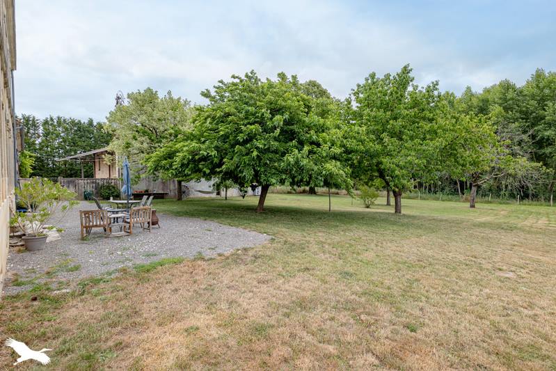 Vente Maison ST PIERRE DE JUILLERS - 8 pièces -230 m² - (17400)