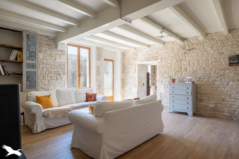 Vente Maison LOUZIGNAC - 8 pièces -204 m² - (17160)