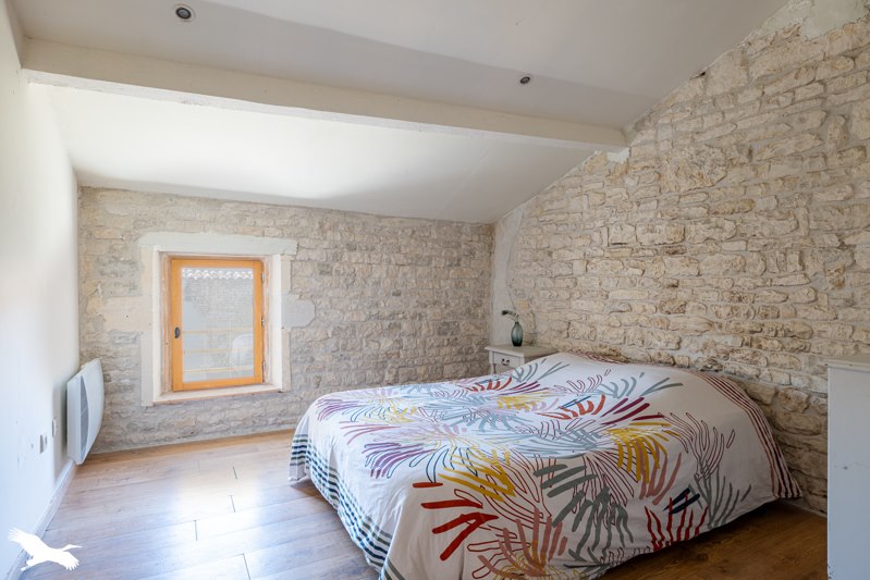 Vente Maison LOUZIGNAC - 8 pièces -204 m² - (17160)