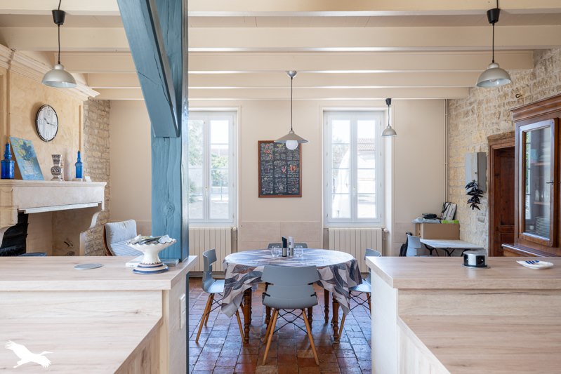 Vente Maison LOUZIGNAC - 6 pièces -233 m² - (17160)
