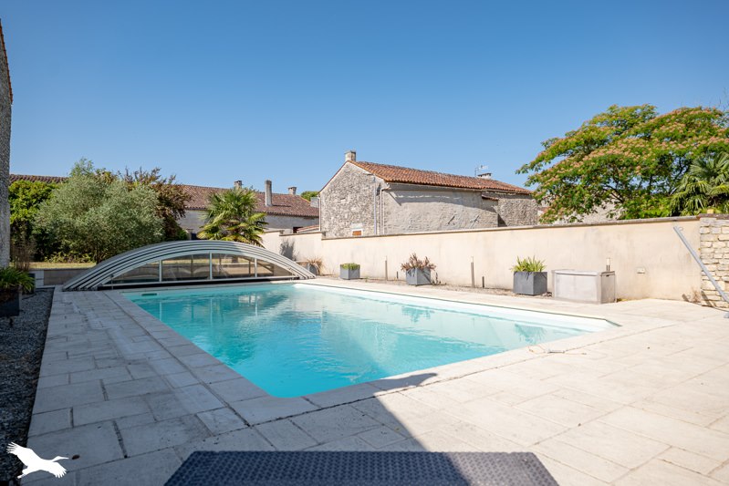 Vente Maison LOUZIGNAC - 6 pièces -233 m² - (17160)