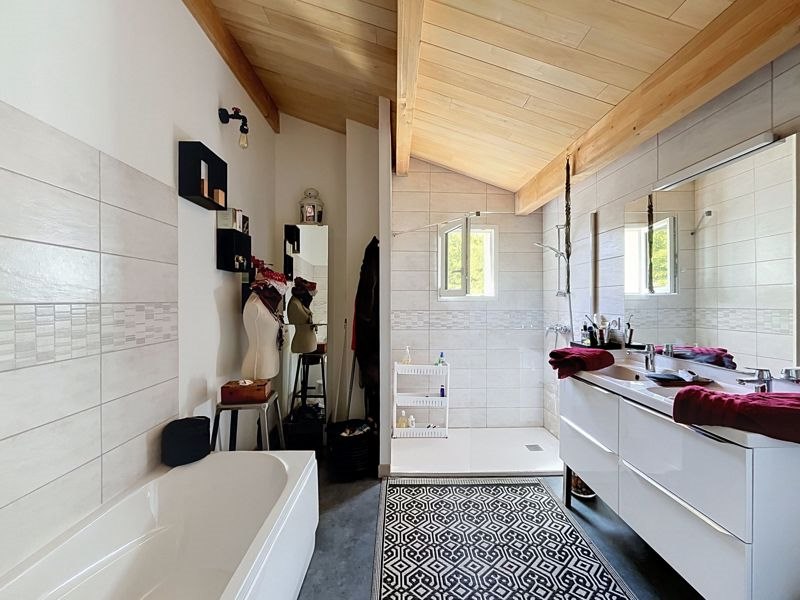 Vente Maison Brizambourg - 5 pièces -152 m² - (17770)