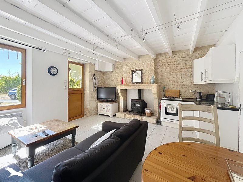 Vente Maison Saint-Pierre-de-Juillers - 2 pièces -41 m² - (17400)