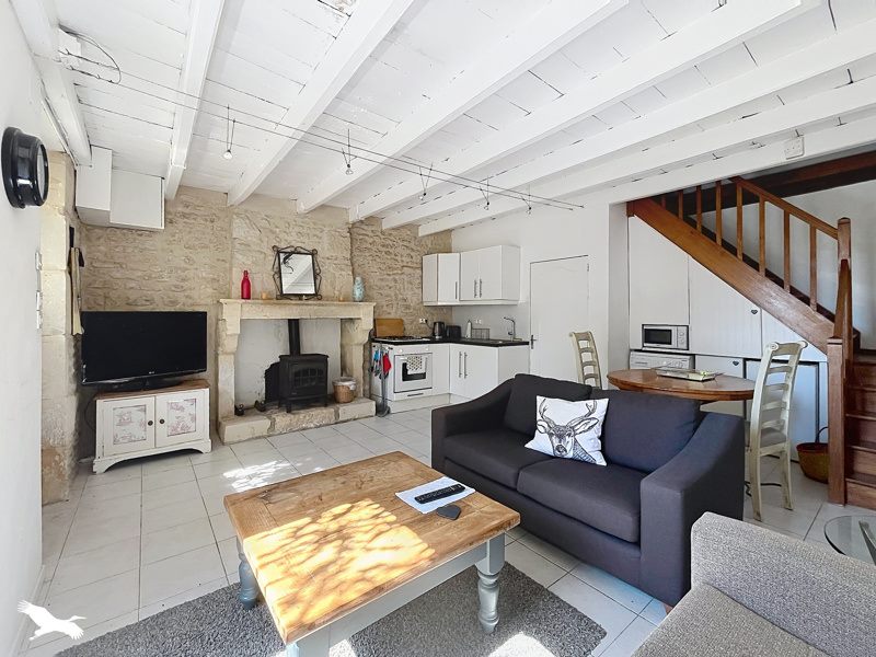 Vente Maison Saint-Pierre-de-Juillers - 2 pièces -41 m² - (17400)