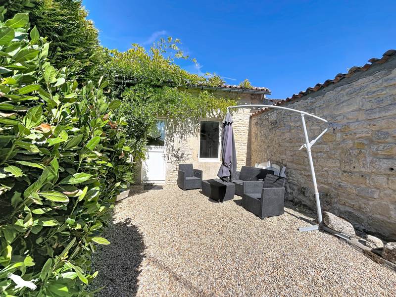 Vente Maison Saint-Pierre-de-Juillers - 2 pièces -41 m² - (17400)