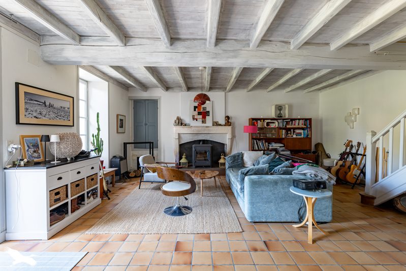 Vente Maison LOUZIGNAC - 5 pièces -152 m² - (17160)