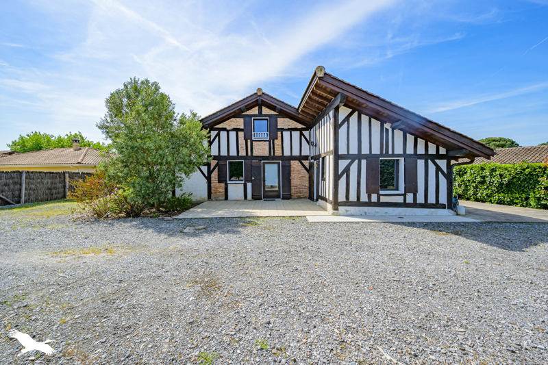 Vente Maison YCHOUX - 6 pièces -160 m² - (40160)