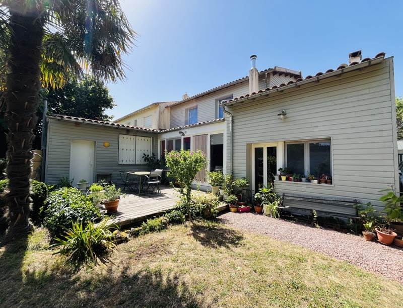 Vente Maison DOMPIERRE SUR MER - 9 pièces -195 m² - (17139)