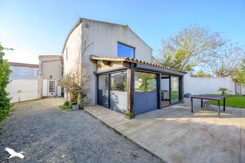Vente Maison PUILBOREAU - 6 pièces -210 m² - (17138)