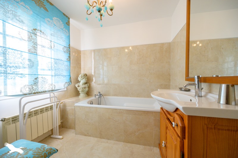 Vente Maison PUILBOREAU - 6 pièces -210 m² - (17138)