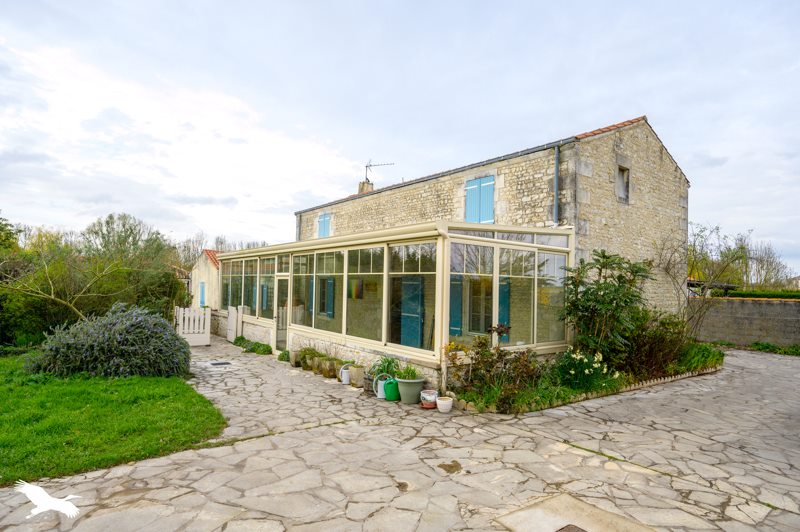 Vente Maison ST XANDRE 17138 9 pièces - 204 m²