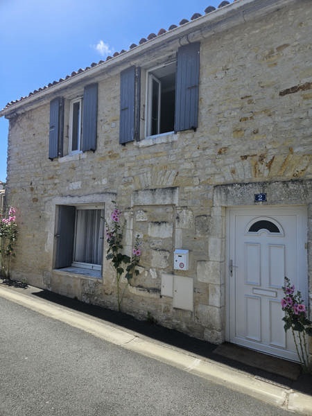 Vente Maison STE SOULLE - 5 pièces -102 m² - (17220)