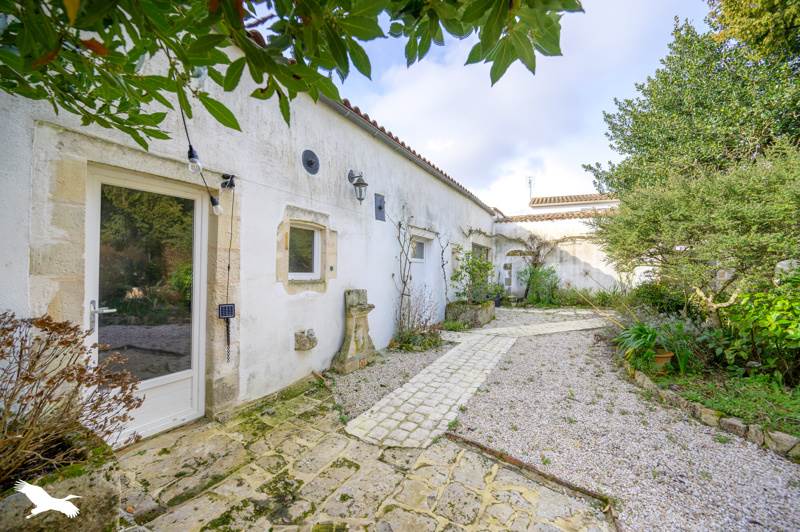 Vente Maison PUILBOREAU - 8 pièces -263 m² - (17138)