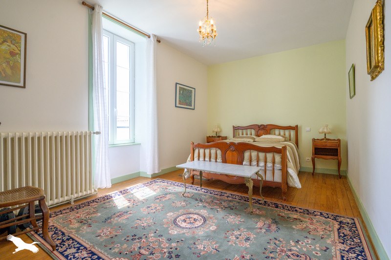 Vente Maison PUILBOREAU - 8 pièces -263 m² - (17138)