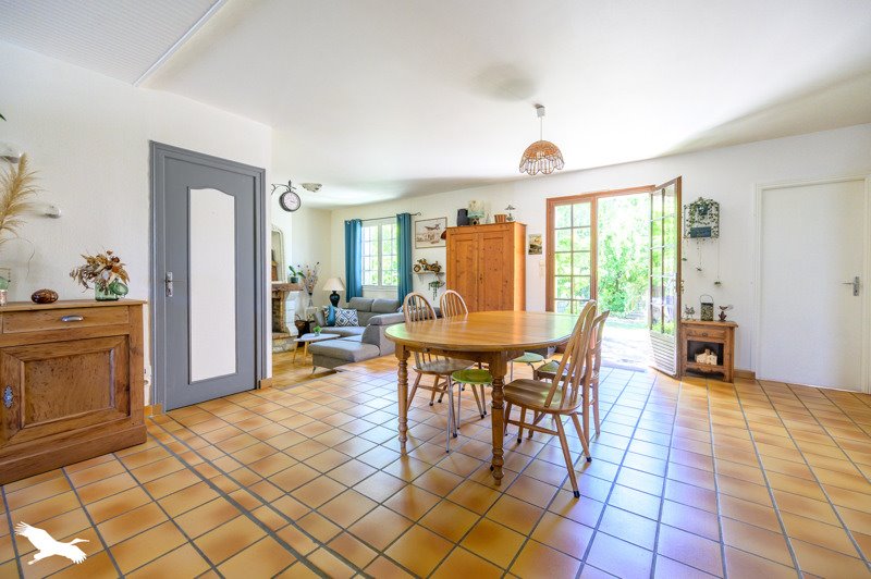 Vente Maison STE SOULLE - 6 pièces -109 m² - (17220)