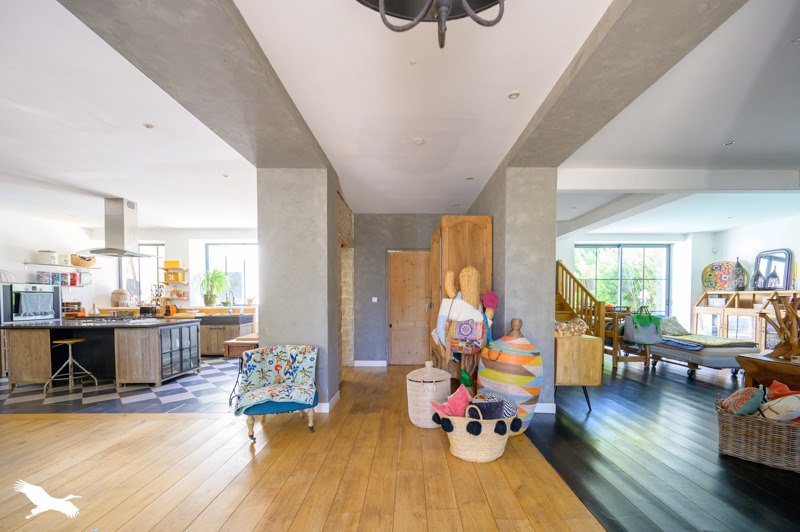 Vente Maison STE SOULLE - 7 pièces -260 m² - (17220)