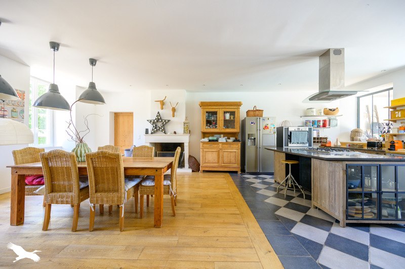 Vente Maison STE SOULLE - 7 pièces -260 m² - (17220)