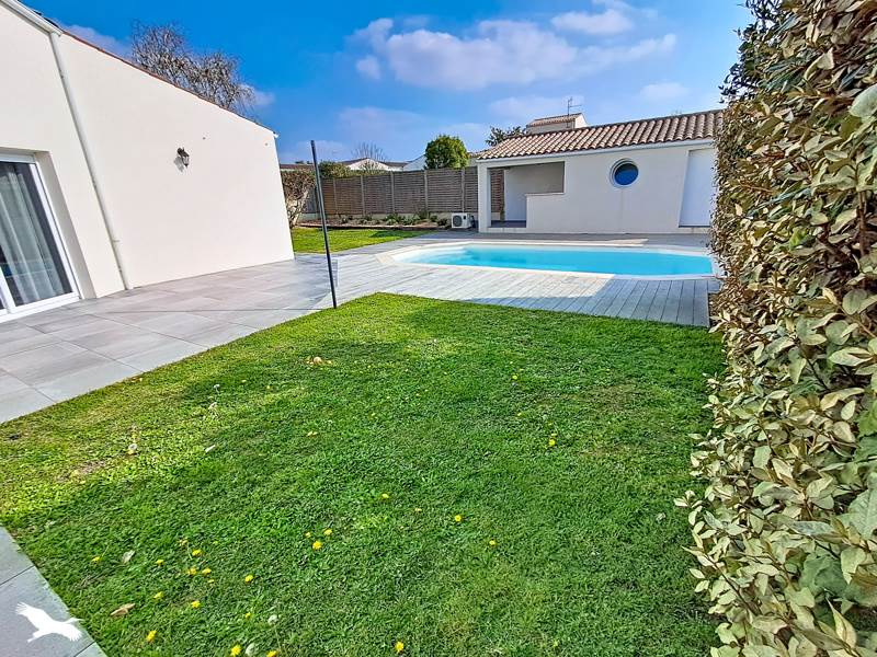 Vente Maison PUILBOREAU - 6 pièces -142 m² - (17138)