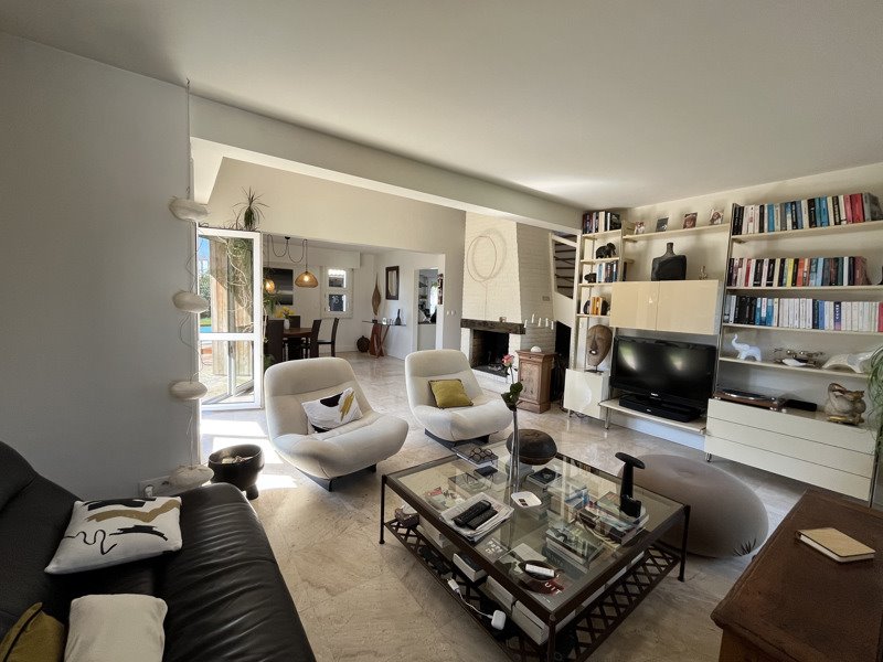 Vente Maison PUILBOREAU - 8 pièces -160 m² - (17138)