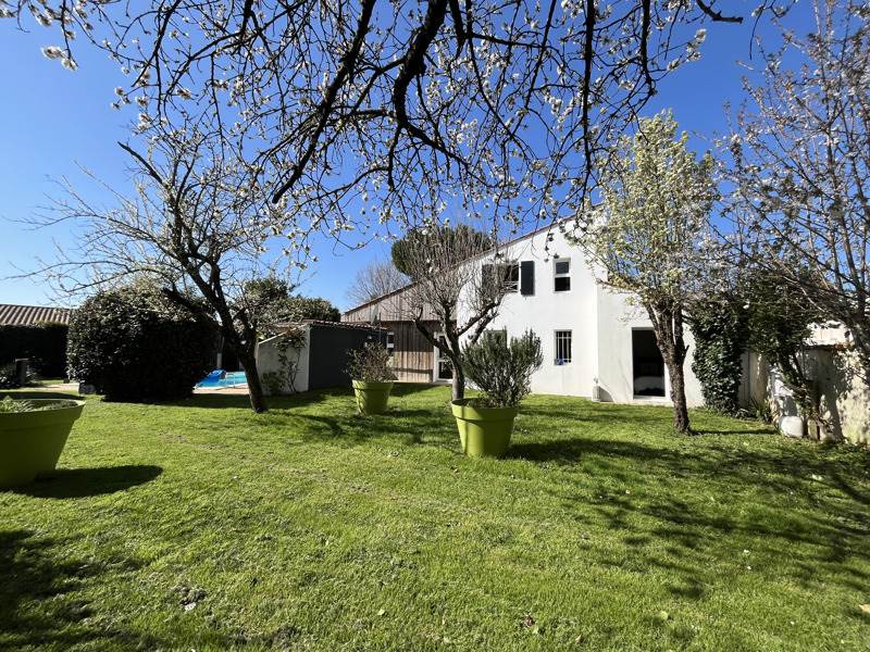 Vente Maison PUILBOREAU - 8 pièces -160 m² - (17138)