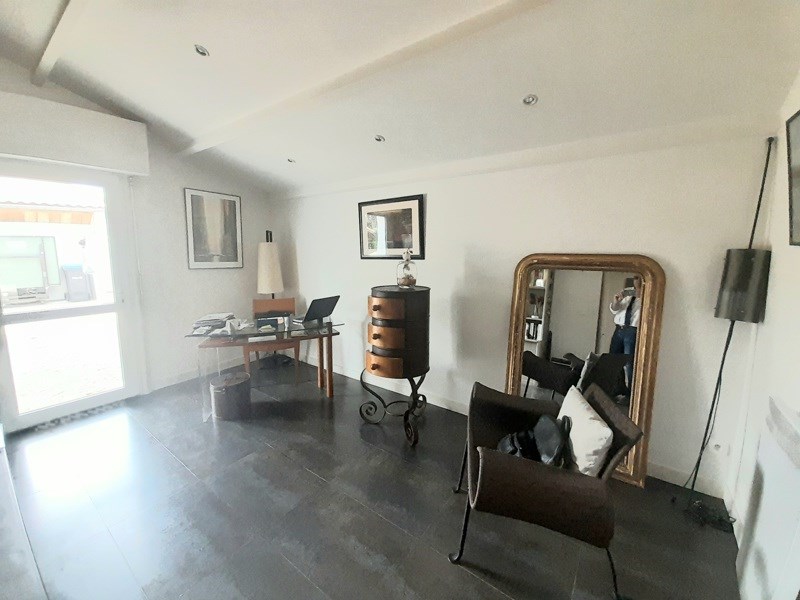 Vente Maison PUILBOREAU - 8 pièces -160 m² - (17138)