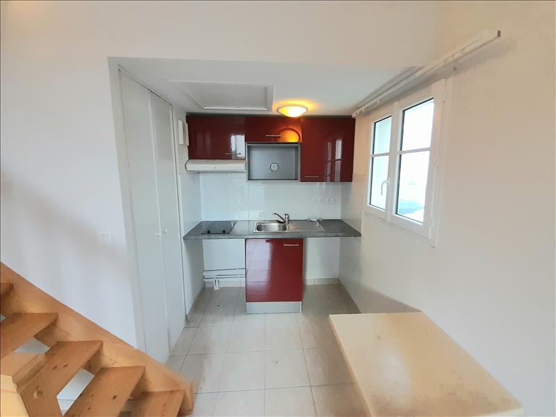 Vente Immeuble STE SOULLE - -  182 m² - (17220)