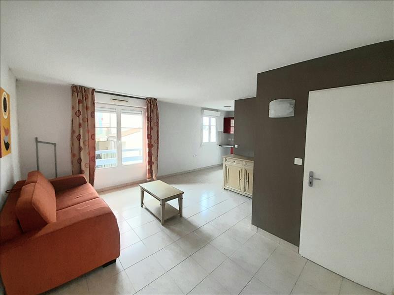 Vente Immeuble STE SOULLE - -  182 m² - (17220)